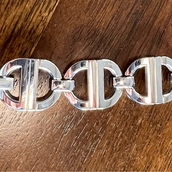 EUC Christian Dior Ladies Watch with Bracelet & new extra strap like new - Picture 10 of 13